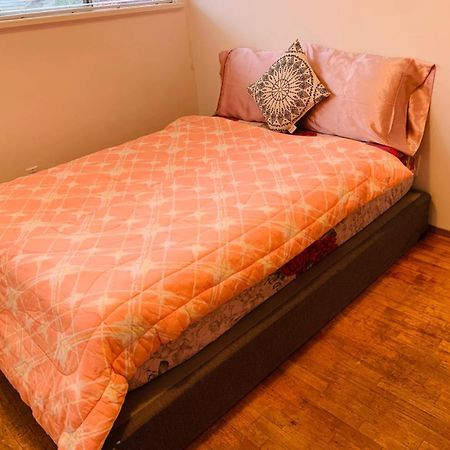 Cosy Romantic Stay In Surrey- Walking Distance From Guildford Town Centre Εξωτερικό φωτογραφία